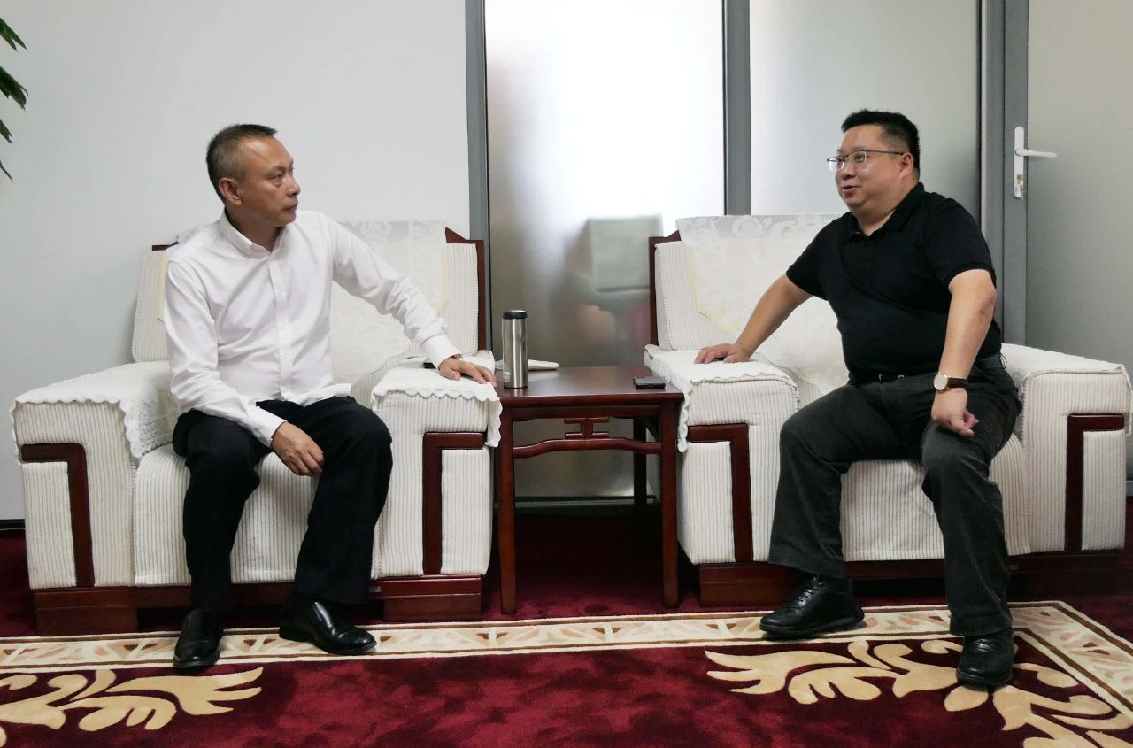 楚商联合会秘书长蹇宏带队来访楚德律所(图1)