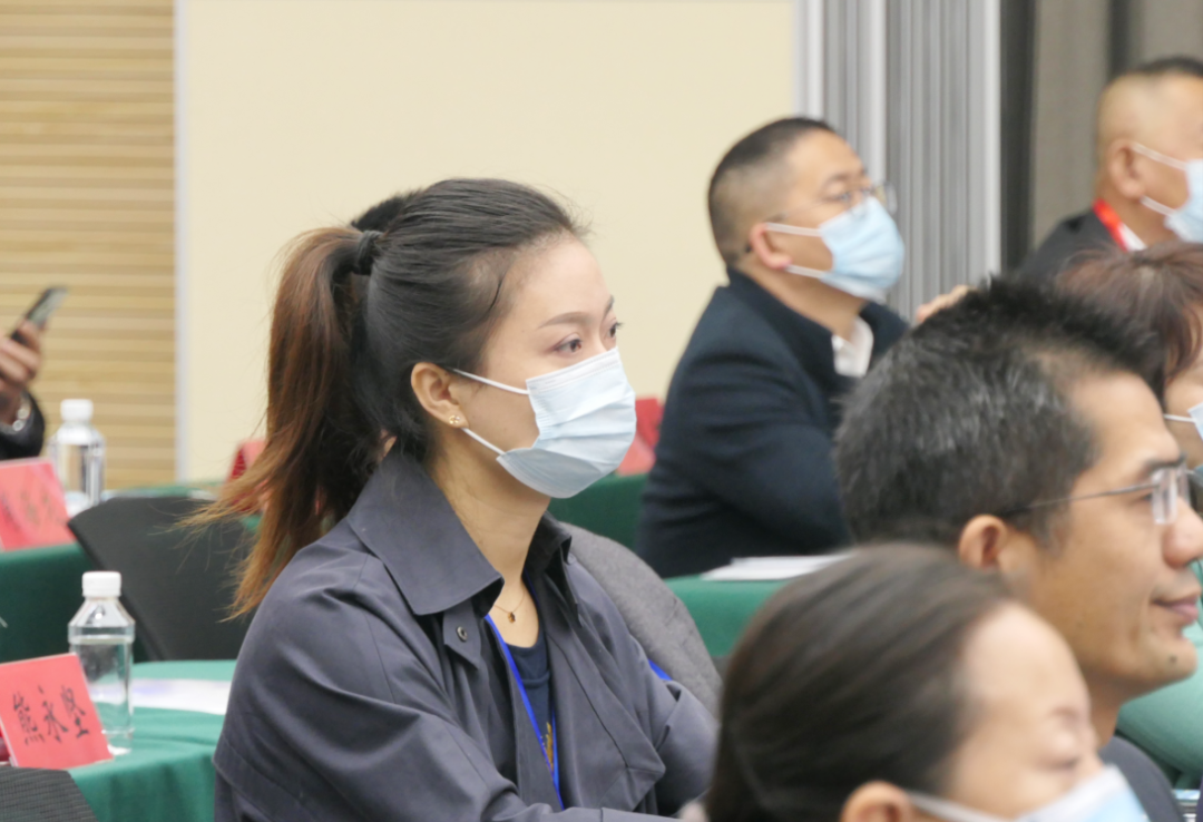 武汉市黄石商会常理会和党员大会隆重召开,楚德律所接受授牌(图2)